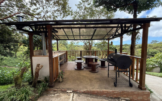 Hermosa Propiedad de 183.732 m2 en Las Montañas de Bajo La Hondura, Dulce Nombre de Coronado COD 143811