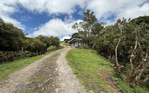 Hermosa Propiedad de 183.732 m2 en Las Montañas de Bajo La Hondura, Dulce Nombre de Coronado COD 143811
