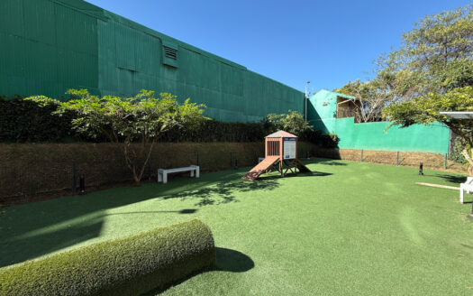 Hermoso Apartamento en Planta Baja, con Variedad de Amenidades en Condominio Bambú Rivera Tibás COD 143377