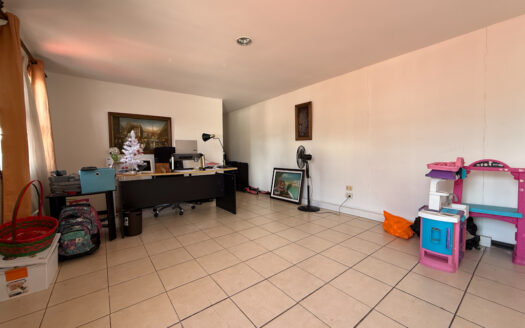 Casa y Apartamento Cerca del Estadio Coyella Fonseca, Guadalupe, Goicoechea COD 142371