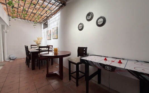 Casa y Apartamento Cerca del Estadio Coyella Fonseca, Guadalupe, Goicoechea COD 142371