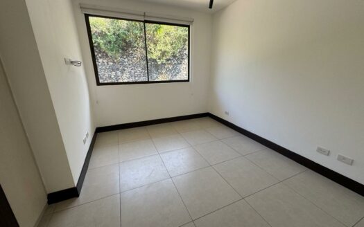 🏡 ¡Vive el Lujo Natural! Rebajada !!! a $359,000 Casa en Guachipelín con Hermosas Vistas, Amenidades y Precio de Oportunidad Cód 142558