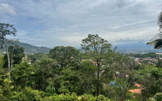 La oportunidad de comprar la casa de sus sueños con una vista increíble de día y de noche solo en Escazú, Cód 142251