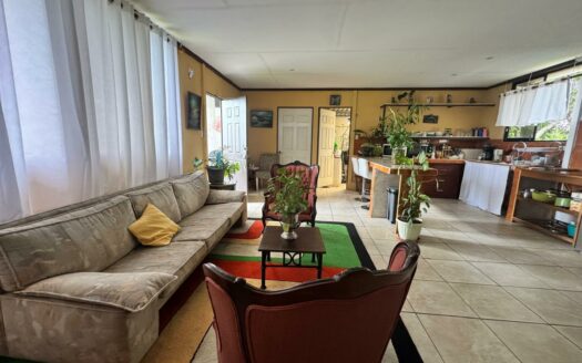 La oportunidad de comprar la casa de sus sueños con una vista increíble de día y de noche solo en Escazú, Cód 142251