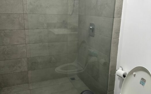 Increíble Oportunidad !!! Apartamento en San Antonio de Escazú, en una zona de fácil acceso a Escazú, ruta 27 y supermercados. Cód 142580