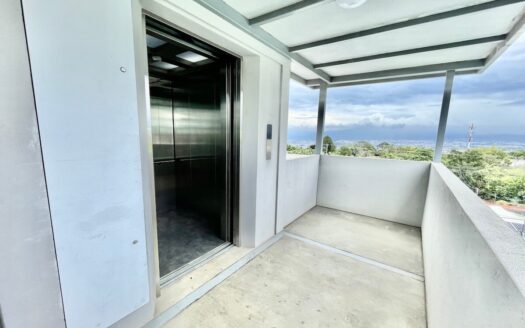 Increíble Oportunidad !!! Apartamento en San Antonio de Escazú, en una zona de fácil acceso a Escazú, ruta 27 y supermercados. Cód 142580