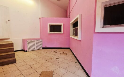 ¡REMATE BANCARIO! Oportunidad de Casa de Una Planta con Local Comercial y Amplio Terreno de 600 m2 en Tambor de Alajuela. COD. 143779