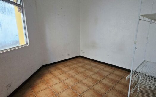 ¡REMATE BANCARIO! Oportunidad de Casa de Una Planta con Local Comercial y Amplio Terreno de 600 m2 en Tambor de Alajuela. COD. 143779