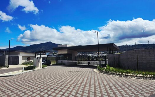 Curridabat: Estrene casa en Av. del Este, 4 habitaciones #143132