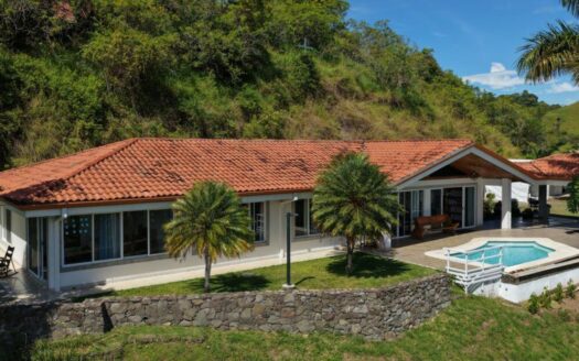 Casa En Venta En Atenas, Hacienda Atenas Con Piscina Infinity Y Amplio Terreno – House For Sale In Atenas, Hacienda Atenas With Infinity Pool And Large Lot.cod.144035