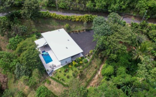 Casa En Venta En Atenas, Hacienda Atenas Con Piscina Y Lote De 7.012 m² – House For Sale In Atenas, Hacienda Atenas With Pool And 7,012 m² cod.144200