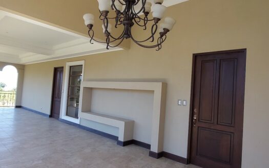 Tres Ríos: Espectacular Casa en Colinas de Montealegre. #145197