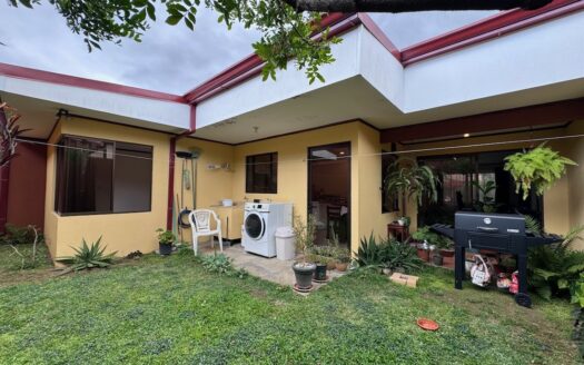 Tres Ríos: Casa de Una Planta en Residencial Monserrat con 200 Metros de Lote. #145672