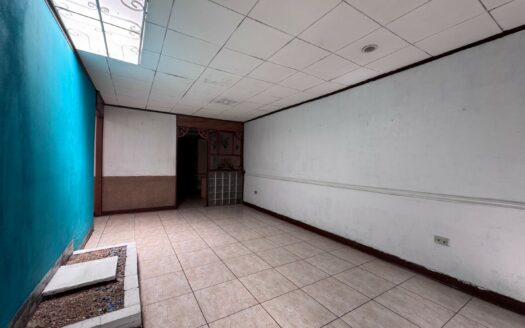 Tres Ríos: Casa a Remodelar con Condiciones Especiales de Financiamiento en Urbanización Florencio Del Castillo. #144833