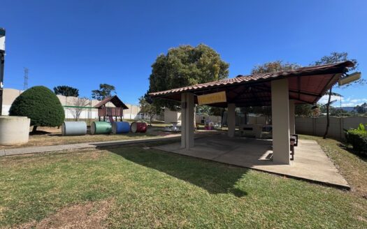 Tres Ríos: Hermosa Casa en Condominio Vistas de Monserrat con 3 Habitaciones. #144501