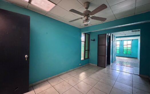 Tres Ríos: Casa a Remodelar con Condiciones Especiales de Financiamiento en Urbanización Florencio Del Castillo. #144833