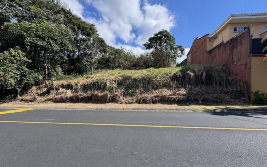 Pinares de Curridabat: Amplio Lote con Hermosa Vista de 1258 Metros. #145237