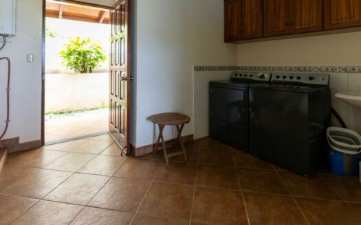 Casa En Venta En Atenas, Vista Atenas Con Casa De Huéspedes Y Piscina-House For Sale In Atenas, Vista Atenas With Guest House And Pool.cod.143996