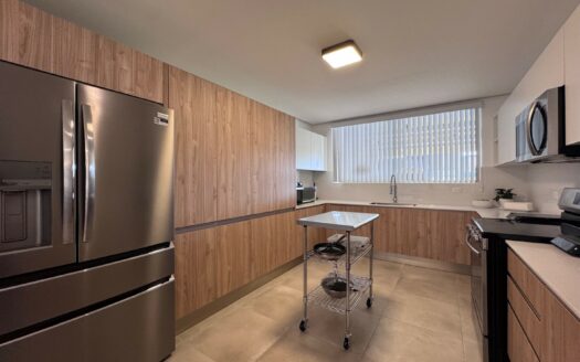 Curridabat: Casa en Condominio Ayarco 385 100% Amueblada con Espectaculares Acabados + 3 Parqueos. #145684