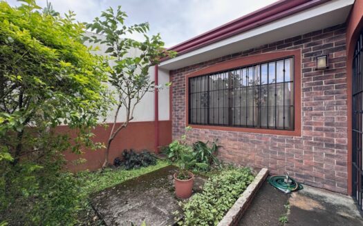 Tres Ríos: Casa de Una Planta en Residencial Monserrat con 200 Metros de Lote. #145672