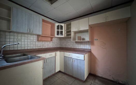 Tres Ríos: Casa a Remodelar con Condiciones Especiales de Financiamiento en Urbanización Florencio Del Castillo. #144833