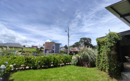 Hermoso y amplio lote de 750 m2 con espectaculares vistas en exclusivo condominio en Poás de Alajuela a precio de OPORTUNIDAD! COD. 146028