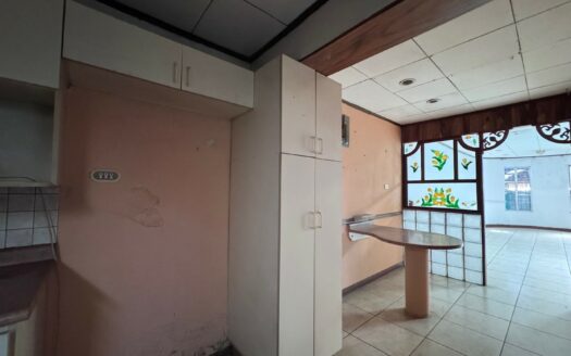 Tres Ríos: Casa a Remodelar con Condiciones Especiales de Financiamiento en Urbanización Florencio Del Castillo. #144833