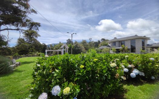 Hermoso y amplio lote de 750 m2 con espectaculares vistas en exclusivo condominio en Poás de Alajuela a precio de OPORTUNIDAD! COD. 146028