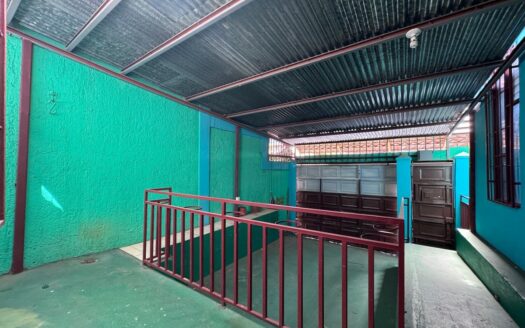 Tres Ríos: Casa a Remodelar con Condiciones Especiales de Financiamiento en Urbanización Florencio Del Castillo. #144833