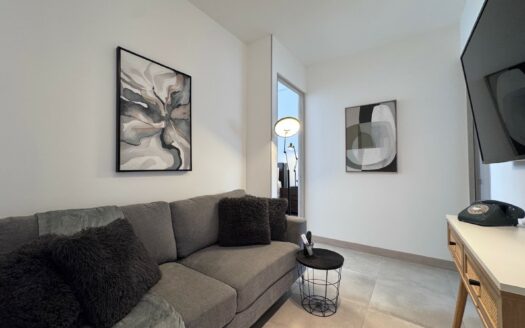 Curridabat: Casa en Condominio Ayarco 385 100% Amueblada con Espectaculares Acabados + 3 Parqueos. #145684