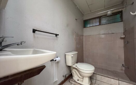 Tres Ríos: Casa a Remodelar con Condiciones Especiales de Financiamiento en Urbanización Florencio Del Castillo. #144833