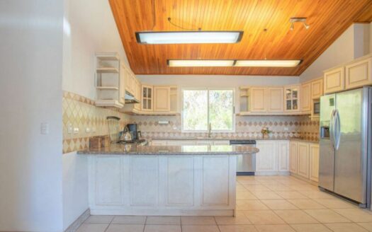 Casa En Venta En Atenas, Hacienda Atenas Con Piscina Infinity Y Amplio Terreno – House For Sale In Atenas, Hacienda Atenas With Infinity Pool And Large Lot.cod.144035