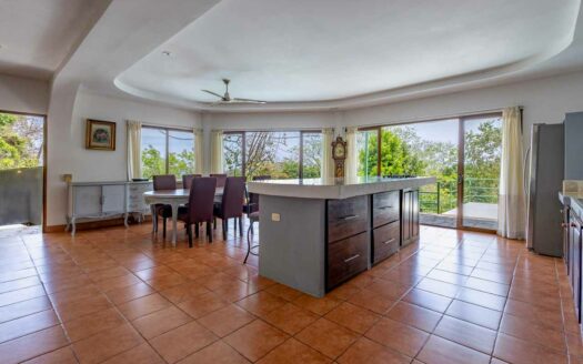 Villa en Venta en Montezuma Puntarenas con Vista al Mar y 8.485m² COD:145634