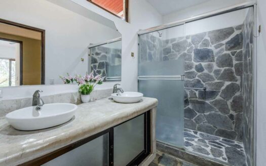 Villa en Venta en Montezuma Puntarenas con Vista al Mar y 8.485m² COD:145634