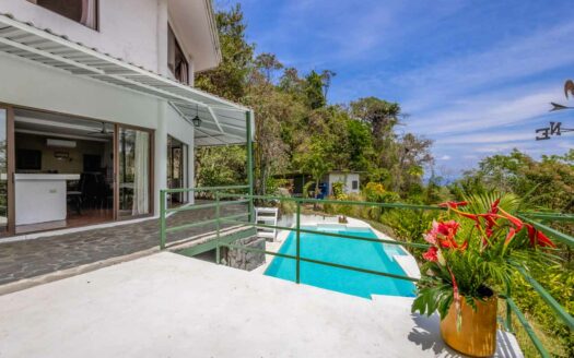 Villa en Venta en Montezuma Puntarenas con Vista al Mar y 8.485m² COD:145634