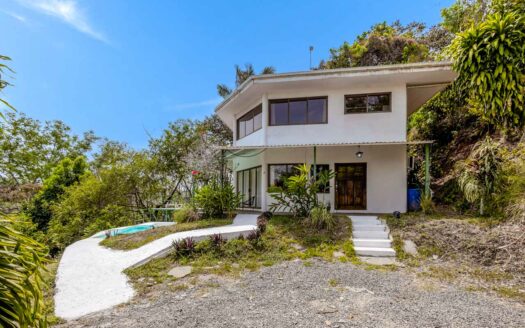 Villa en Venta en Montezuma Puntarenas con Vista al Mar y 8.485m² COD:145634