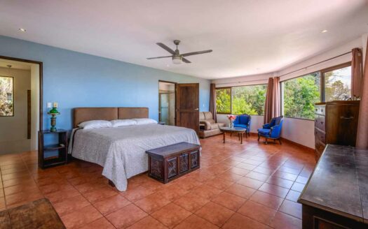 Villa en Venta en Montezuma Puntarenas con Vista al Mar y 8.485m² COD:145634