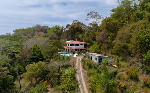 Villa en Venta en Montezuma Puntarenas con Vista al Mar y 8.485m² COD:145634