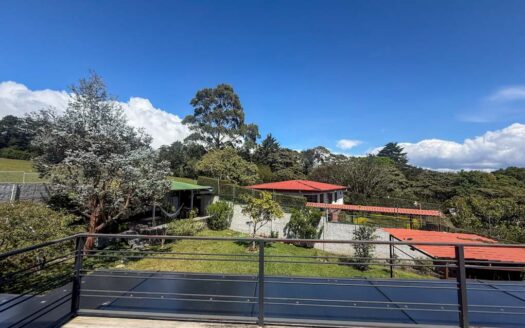 Increíble Propiedad en Las Montañas de Heredia, 1636 M2. Código 145662