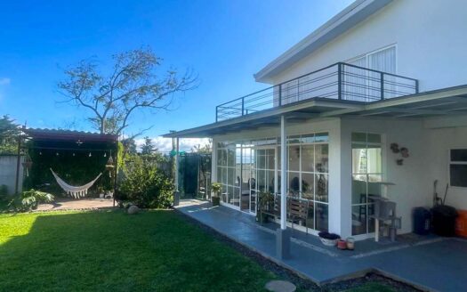 Increíble Propiedad en Las Montañas de Heredia, 1636 M2. Código 145662