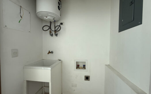 Oportunidad por Remate Bancario! Apartamento en Piso 7, en Condominio Bambú Rivera Tibás COD 144767