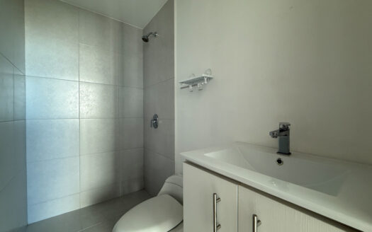 Oportunidad por Remate Bancario! Apartamento en Piso 7, en Condominio Bambú Rivera Tibás COD 144767