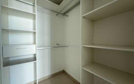 Oportunidad por Remate Bancario! Apartamento en Piso 7, en Condominio Bambú Rivera Tibás COD 144767