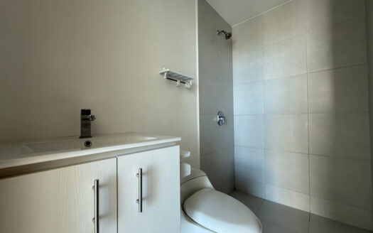 Oportunidad por Remate Bancario! Apartamento en Piso 7, en Condominio Bambú Rivera Tibás COD 144767