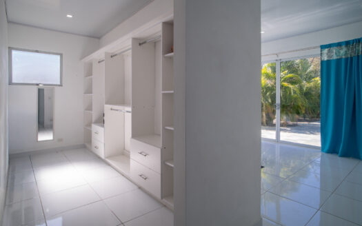 Casa Moderna con Piscina en Santa Cruz – Amplio Terreno y Privacidad a 20 Min de Tamarindo 🌿 COD:145852