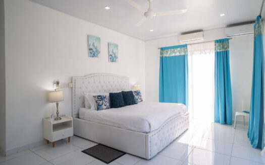 Casa Moderna con Piscina en Santa Cruz – Amplio Terreno y Privacidad a 20 Min de Tamarindo 🌿 COD:145852