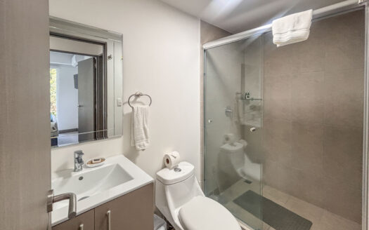 Apartamento En Venta En Punta Leona, Vista A La Montaña, Piso 16, Entrega Inmediata COD. 145330