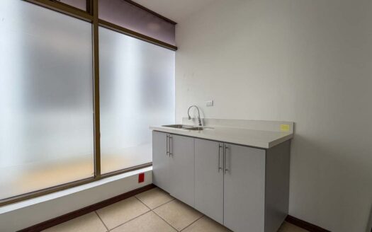 Oficina En Alquiler En Montes De Oca En Condominio Con Seguridad 24/7 cod.F145364