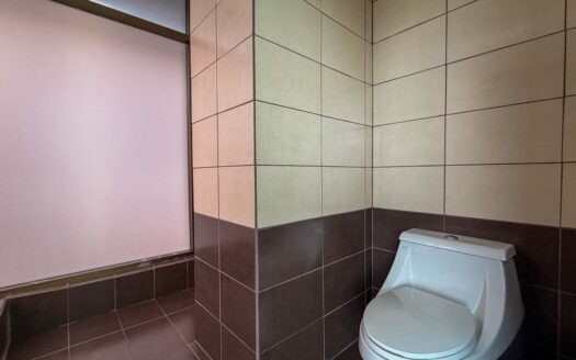 Oficina En Alquiler En Montes De Oca En Condominio Con Seguridad 24/7 cod.F145364