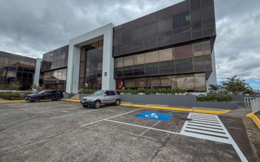 Oficina En Alquiler En Montes De Oca En Condominio Con Seguridad 24/7 cod.F145364